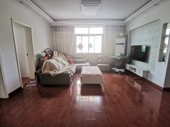 汽修小区 4室2厅135m²满五唯一