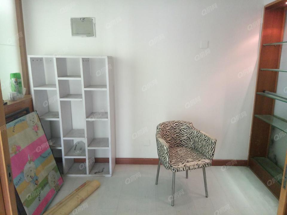 建业大厦 3室1厅86m²整租