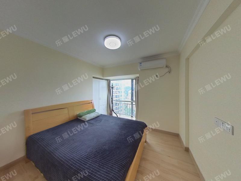 深圳布吉中心花园卧室照片_布吉中心花园 首付45万 精装两房 高楼层 满5年 业主急卖