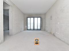 龙城金地中心 新出房源，户型方正，花园中间，住家安静舒适