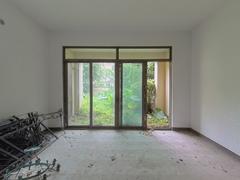 御龙山花园1期 4室2厅232m²满五唯一