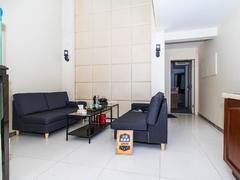 世金汉宫 住家舒适,交通便利,配套齐全,户型好。