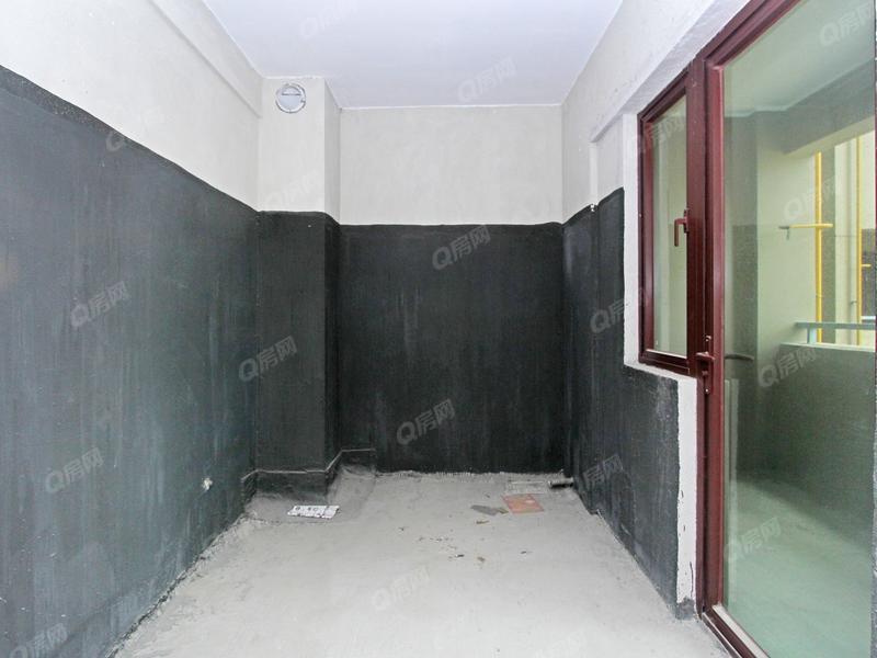 中山御龙山花园3期厨房照片_御龙山花园3期 3室2厅114m²毛坯