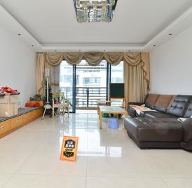和兴花园四期 4室2厅137.55m²精装修