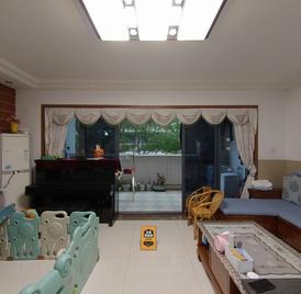 君悦龙庭一期 新出房源，户型方正，花园中间，住家安静舒适