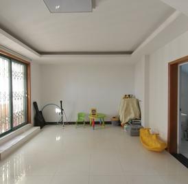 经典花园 3室3厅129.23m²普通装修