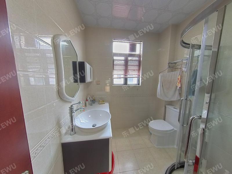 中山云山雅墅二、三期卫生间照片_云山雅墅二、三期 红本在手！3室3厅216m²满五年！