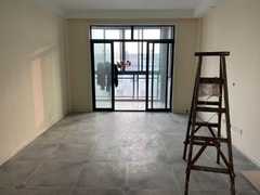 东方明珠嘉苑 5室2厅130.04m²精装修