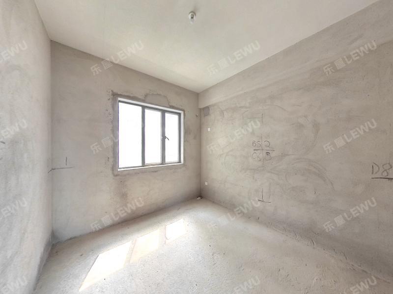 中山御城金湾花园卧室照片_御城金湾花园 3室2厅136.96m²毛坯