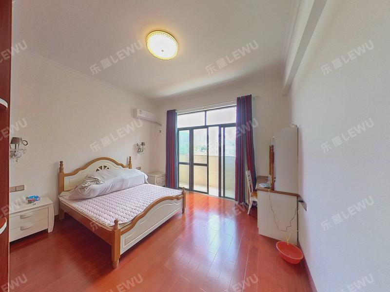 中山云山雅墅二、三期卧室照片_云山雅墅二、三期 红本在手！3室3厅216m²满五年！