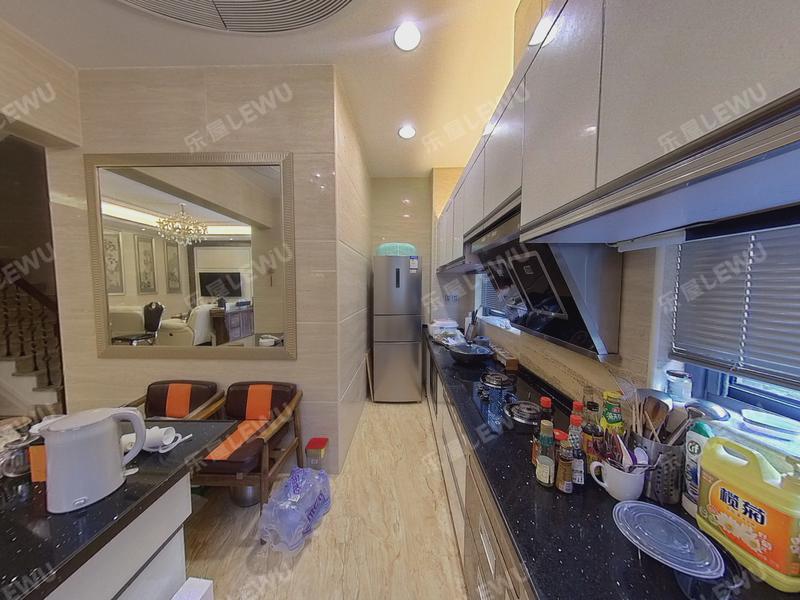 中山云山雅墅二、三期厨房照片_云山雅墅二、三期 豪华精装！6室4厅260m²精装修！