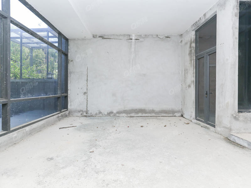 中山海伦堡六期客厅照片_海伦堡六期 别墅好房。毛坯。自己装修