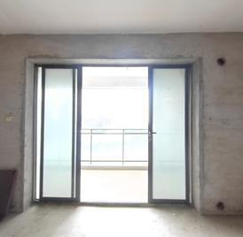 水湾六号 3室2厅180.29m²满五年