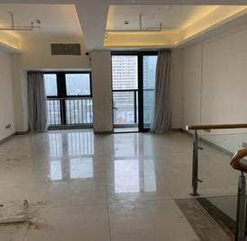 理想公馆 （新上）精装修 保养不错 南北通透 看房方便