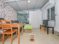 振业梅苑 4室3厅77.62m²整租