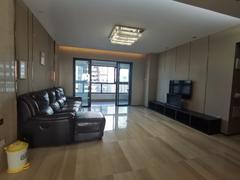 中信红树湾三期 3室2厅131m²整租
