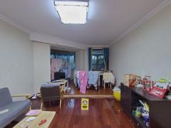 美加广场 4室2厅143m²整租