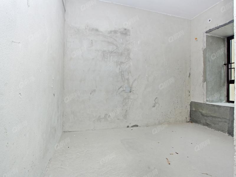 中山御龙山花园3期卧室照片_御龙山花园3期 3室2厅114m²毛坯