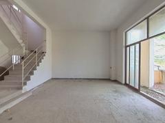 君华新城 4室2厅210m²毛坯