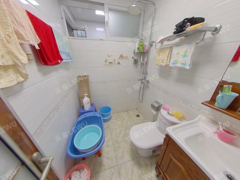 深圳信义金御半山名门卫生间照片_信义金御半山名门 4室2厅88.51m²满五唯一