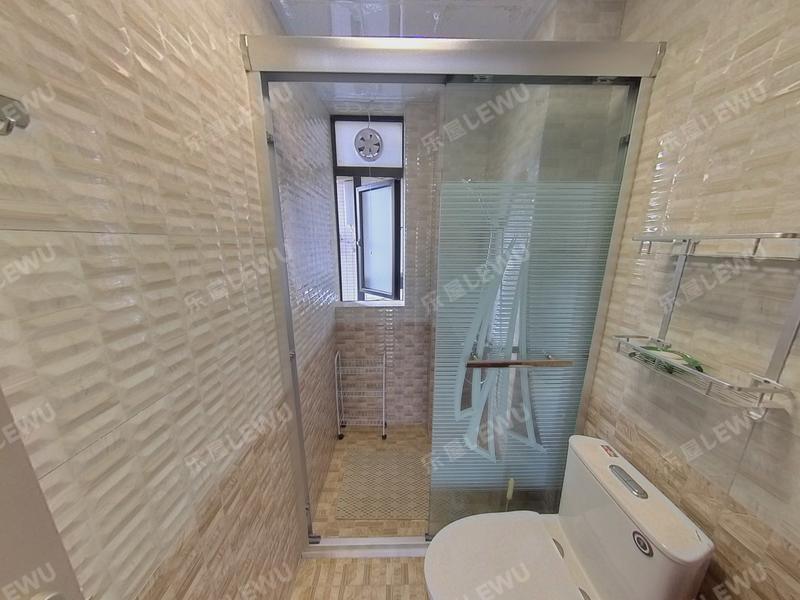 中山润颐居二期卫生间照片_润颐居二期 3室2厅92.1m²整租