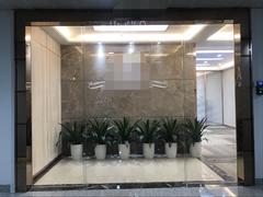 国际商会中心 全新豪华装修 3+1格局 电梯口