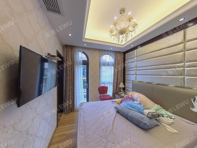 中山云山雅墅二、三期卧室照片_云山雅墅二、三期 豪华精装！6室4厅260m²精装修！