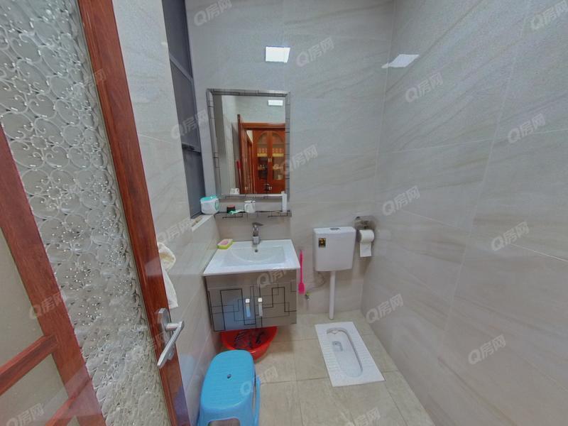 中山锦绣国际花城3期卫生间照片_锦绣国际花城3期 别墅好房,分3层,使用面积大.居住舒服,值得购买