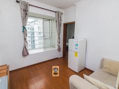 旭飞华达园一期 装修不错的一房一厅可自住繁华之地看房方便