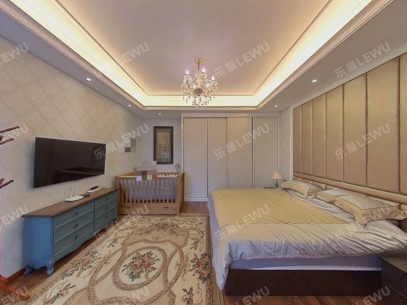 中山云山雅墅二、三期卧室照片_云山雅墅二、三期 豪华精装！6室4厅260m²精装修！