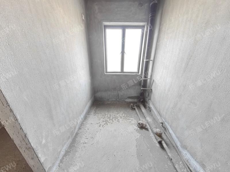 中山御城金湾花园卫生间照片_御城金湾花园 3室2厅136.96m²毛坯