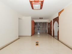 美佳华 4室2厅134.2m²整租