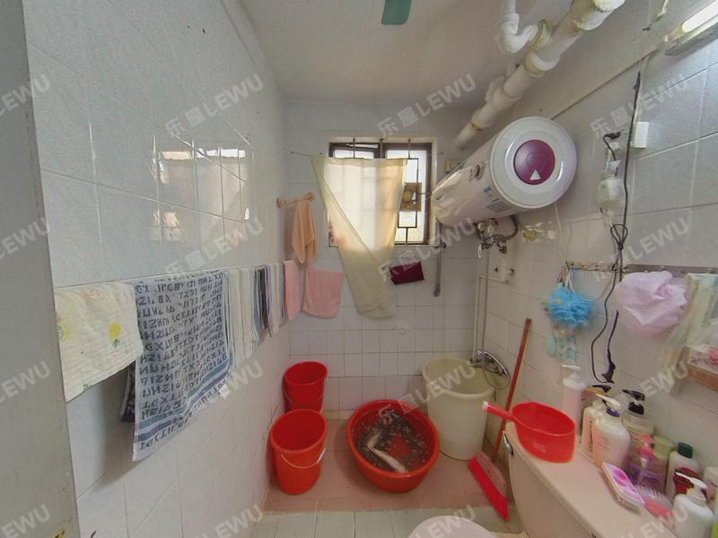 中山华丰花园8区卫生间照片_华丰花园8区 2室2厅80.69m²整租