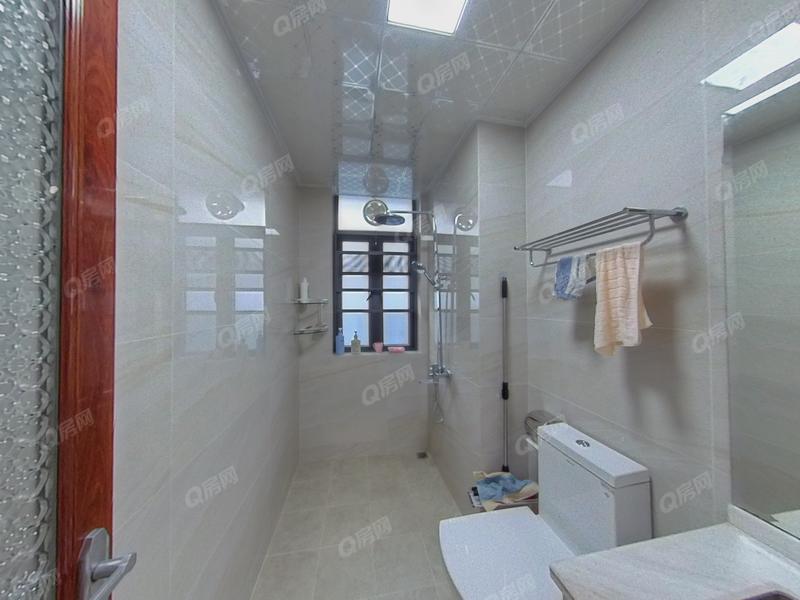 中山锦绣国际花城3期卫生间照片_锦绣国际花城3期 别墅好房,分3层,使用面积大.居住舒服,值得购买