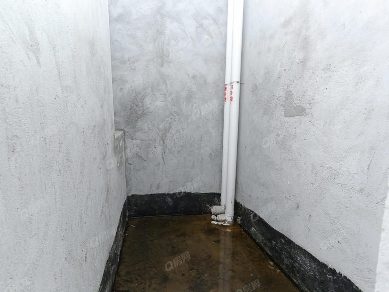 中山海伦堡六期卫生间照片_海伦堡六期 别墅好房。毛坯。自己装修