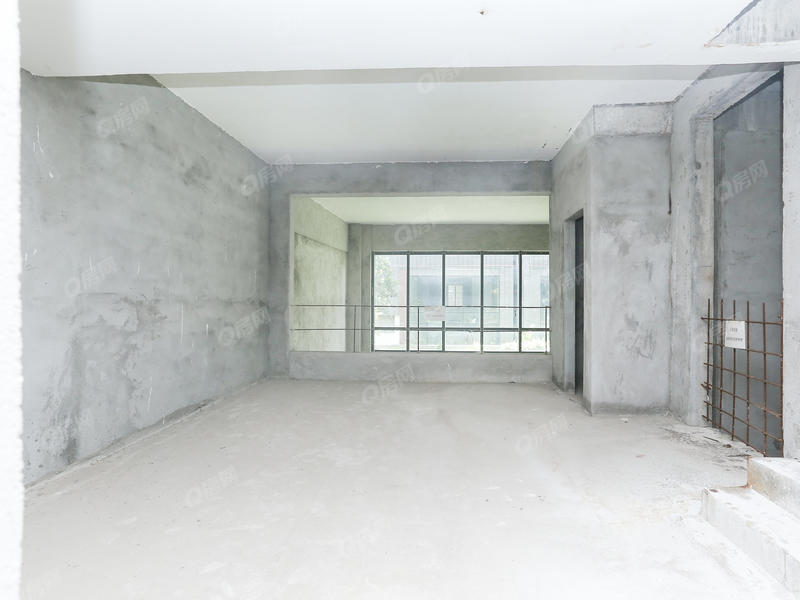 中山海伦堡六期客厅照片_海伦堡六期 别墅好房。毛坯。自己装修