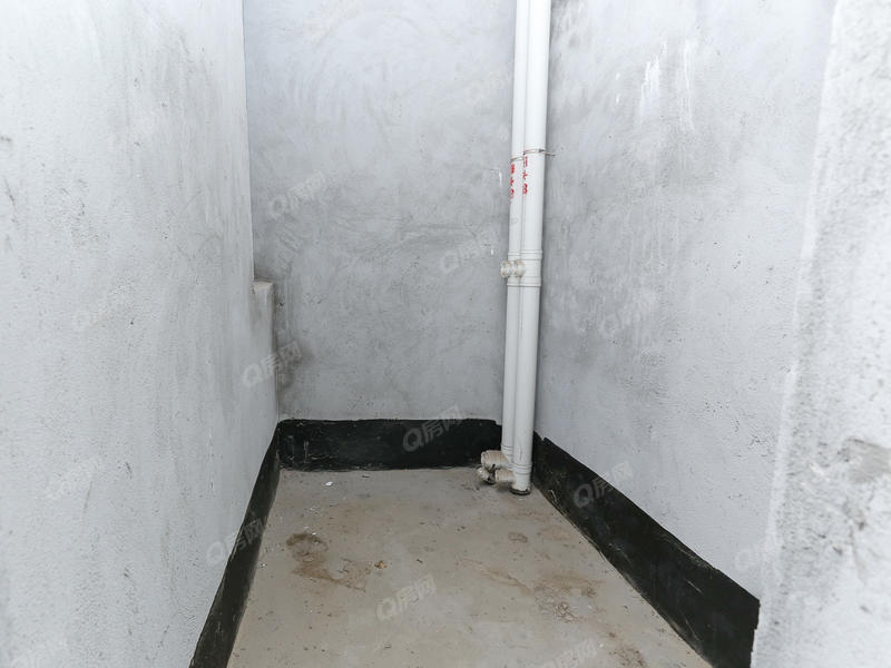 中山海伦堡六期卫生间照片_海伦堡六期 别墅好房。毛坯。自己装修