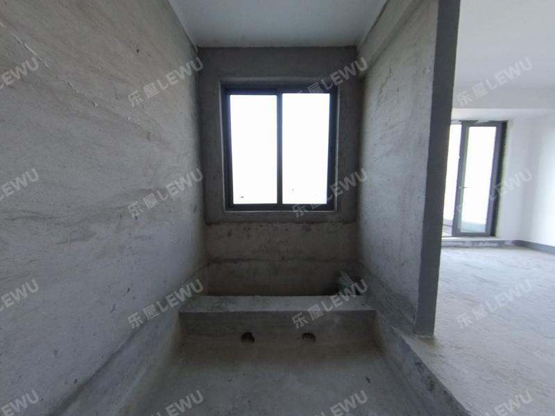 中山凯茵又一城卫生间照片_凯茵又一城 4室2厅1厨3卫 238.56m² 毛坯