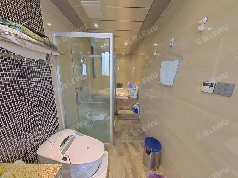 中山云山雅墅二、三期卫生间照片_云山雅墅二、三期 豪华精装！6室4厅260m²精装修！