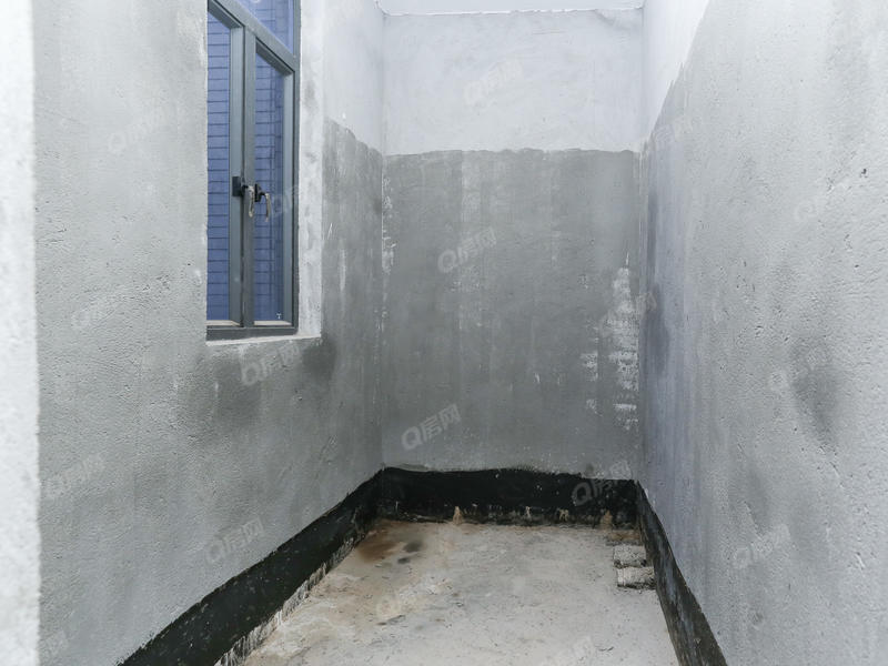 中山海伦堡六期卫生间照片_海伦堡六期 别墅好房。毛坯。自己装修