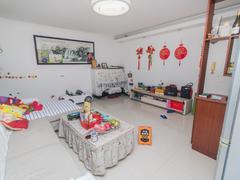 怡泰大厦 3室2厅98.74m²整租