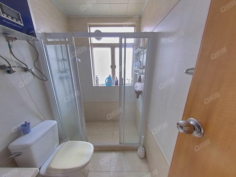 中山映珀湾畔卫生间照片_映珀湾畔 5室2厅1厨4卫 222.33m² 整租