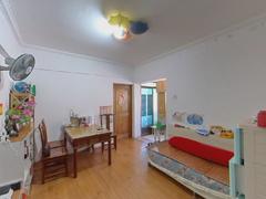 天粹  真指导价卖厅出阳台大两房，住家繁华地段，地铁楼上