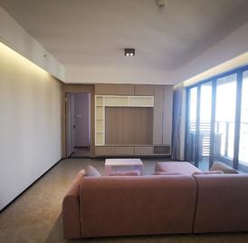 鸿荣源尚峻一期 4室2厅106.81m²精装修