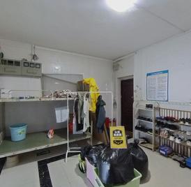 嘉福苑 4室1厅79.42m²满五年435万