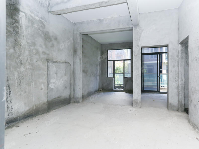 中山海伦堡六期餐厅照片_海伦堡六期 别墅好房。毛坯。自己装修