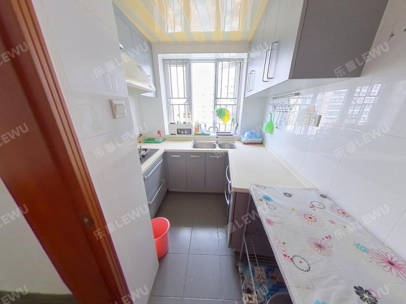 深圳百合星城(二期)厨房照片_百合星城(二期) 4室2厅117.48m²整租