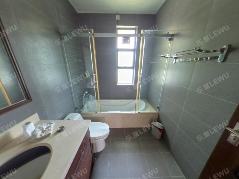 中山凯茵新城碧云天卫生间照片_凯茵新城碧云天 4室2厅240m²普通装修