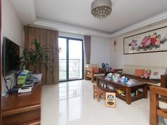 中央悦城花园 新出房源，户型方正，花园中间，住家安静舒适