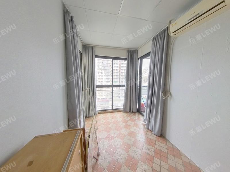 深圳百合星城(二期)卧室照片_百合星城(二期) 4室2厅117.48m²整租